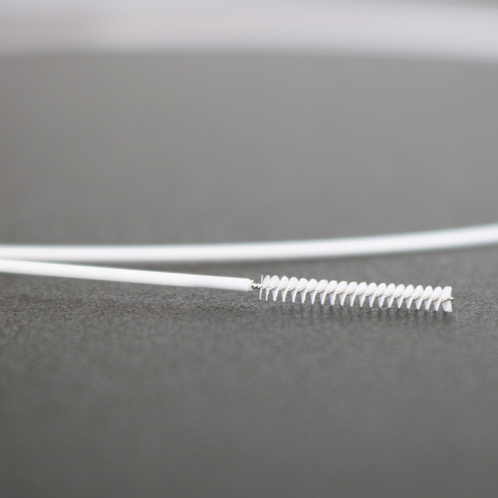 Straw Cleaning Brush - White Nylon with Straight Tip - 6L - 1/4 Diameter